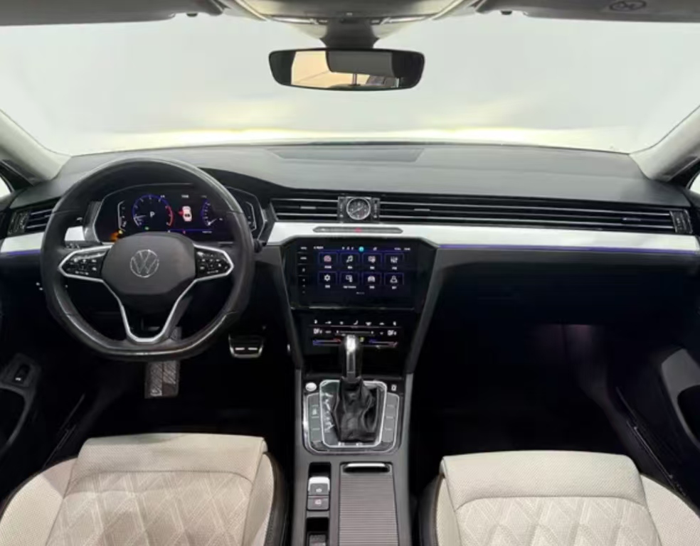 Magotan 2023 2-миллионная юбилейная версия 330TSI DSG Luxury - Huishida Trading