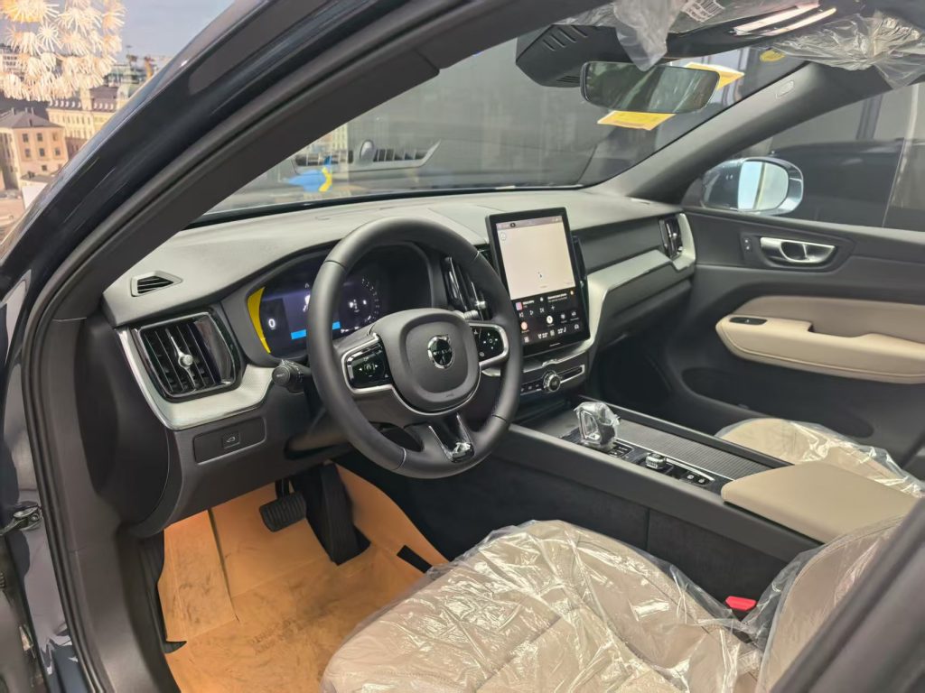 Volvo XC60 2026 Модель B5 AWD Inscription Luxury Edition - Huishida Trading