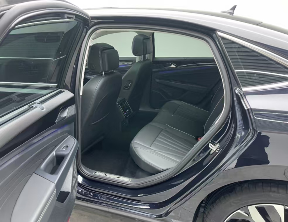 Passat 2024 Outstanding Edition 380TSI Dragon Glory Version - Huishida Trading