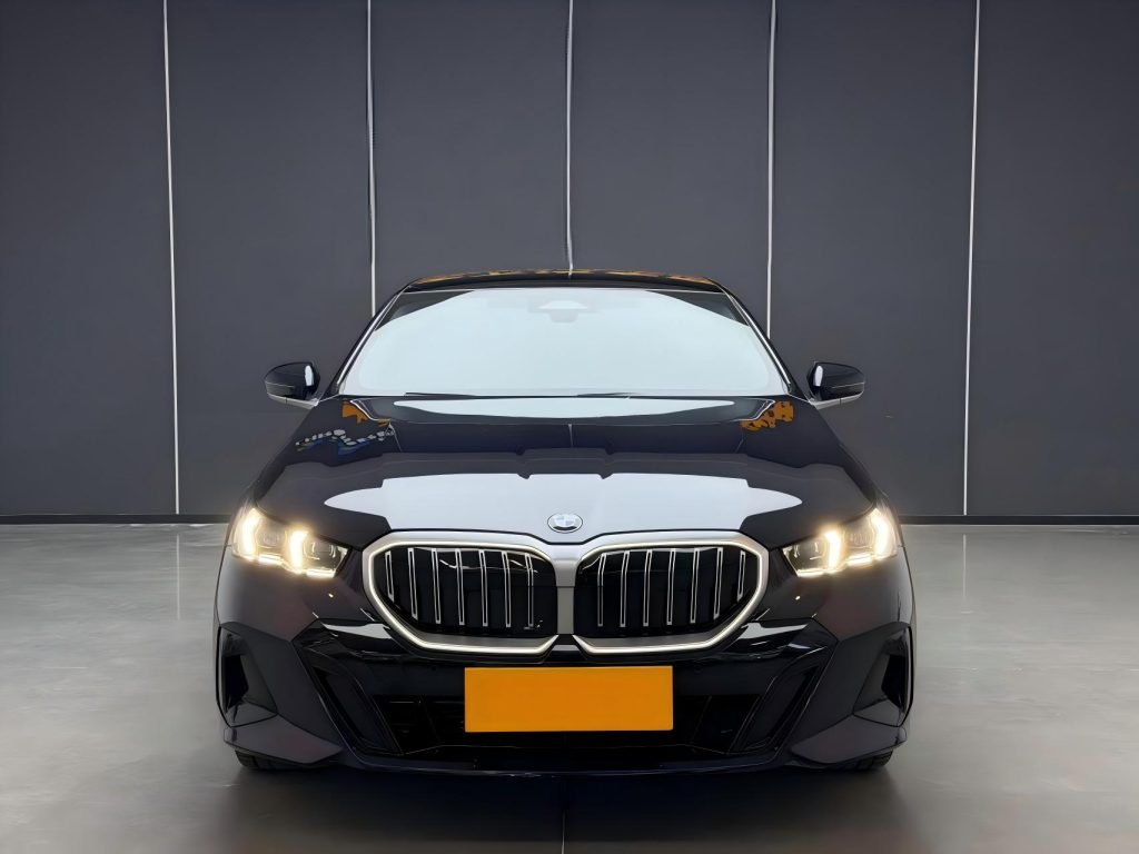 BMW 5 серии 2024 530Li Leading Edition M Sport Package - Huishida Trading