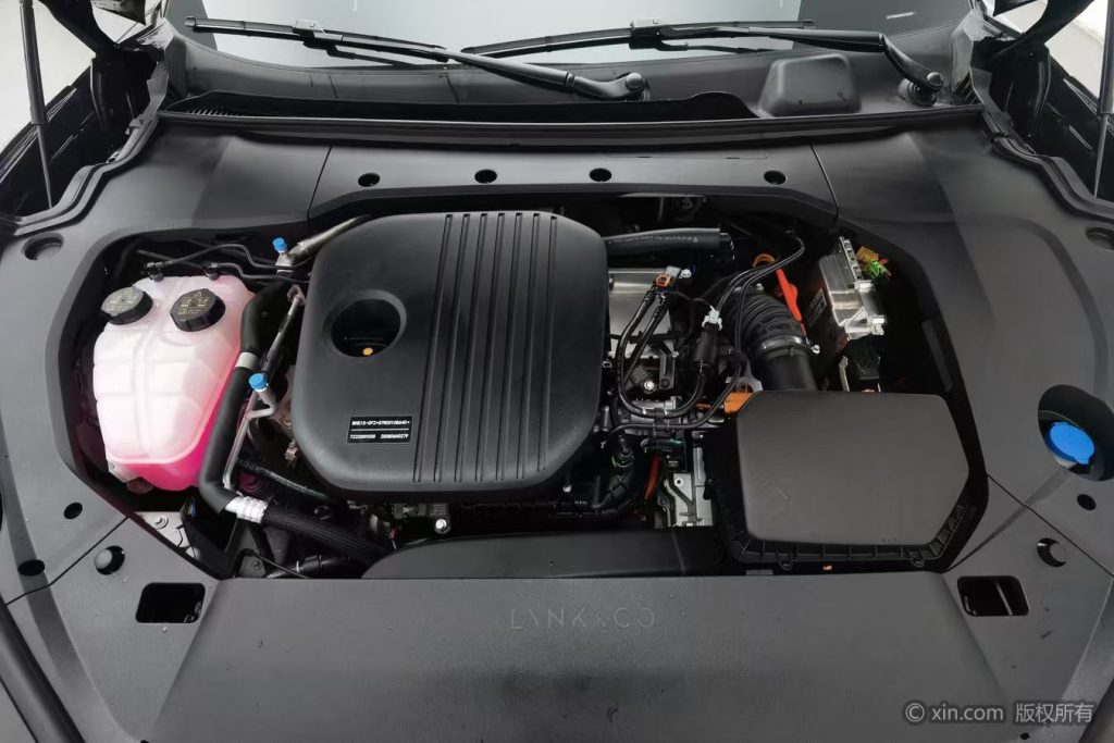 Lynk & Co 10 EM-P 2025 Модель 240 AWD Ultra - Huishida Trading