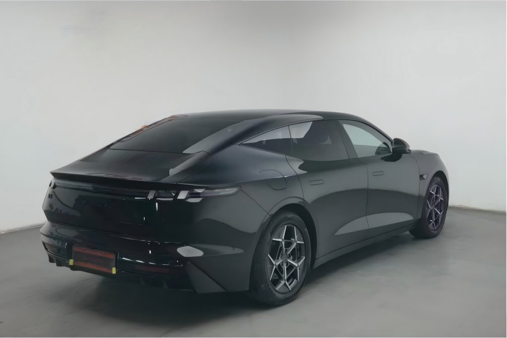 Lynk & Co 10 EM-P 2025 Модель 240 AWD Ultra - Huishida Trading