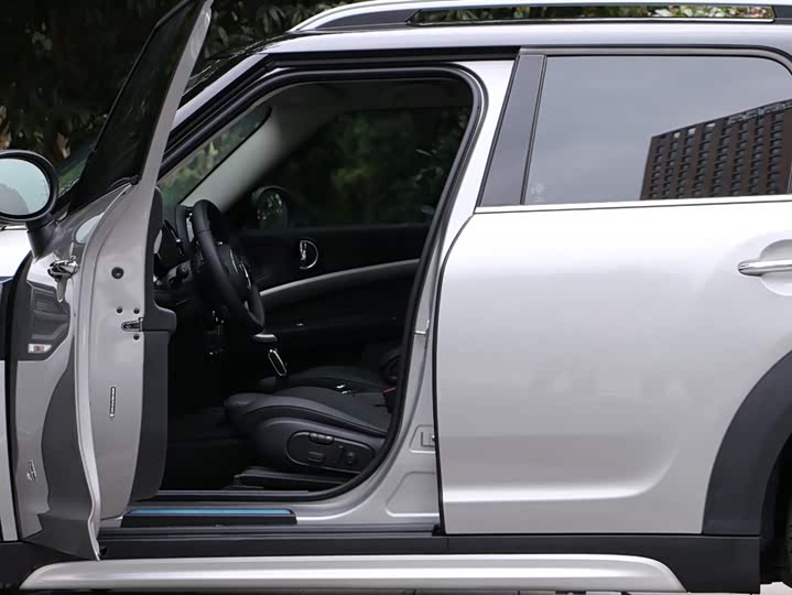 MINI COUNTRYMAN 2023 1.5T COOPER ALL4 Connoisseur - Huishida Trading