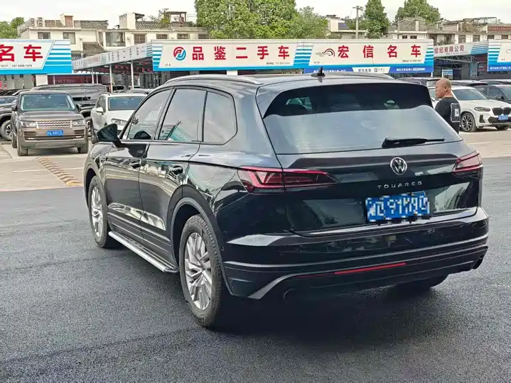 Volkswagen Touareg 2021 2.0TSI Navigation Special Edition - Huishida Trading