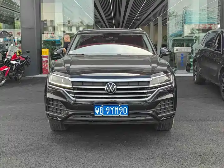 Volkswagen Touareg 2021 2.0TSI Navigation Special Edition - Huishida Trading