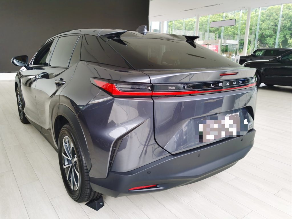 Lexus RZ450e 2023 450e 4WD Premium Edition - Huishida Trading