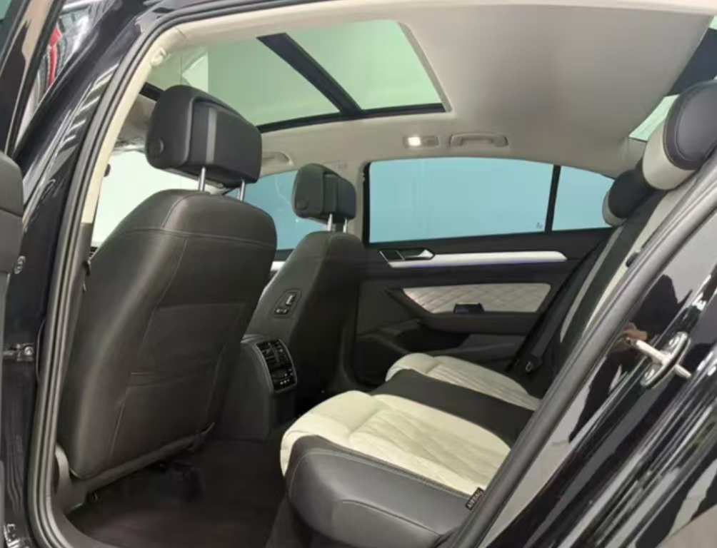 Magotan 2023 2-миллионная юбилейная версия 330TSI DSG Luxury - Huishida Trading