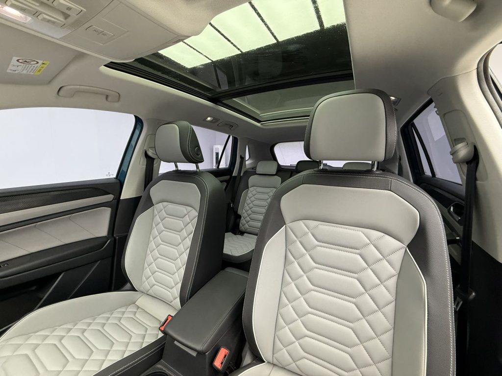 Volkswagen TAYRON 2023 Модель 280TSI с двухколесным приводом Luxury Plus Advanced Edition - Huishida Trading