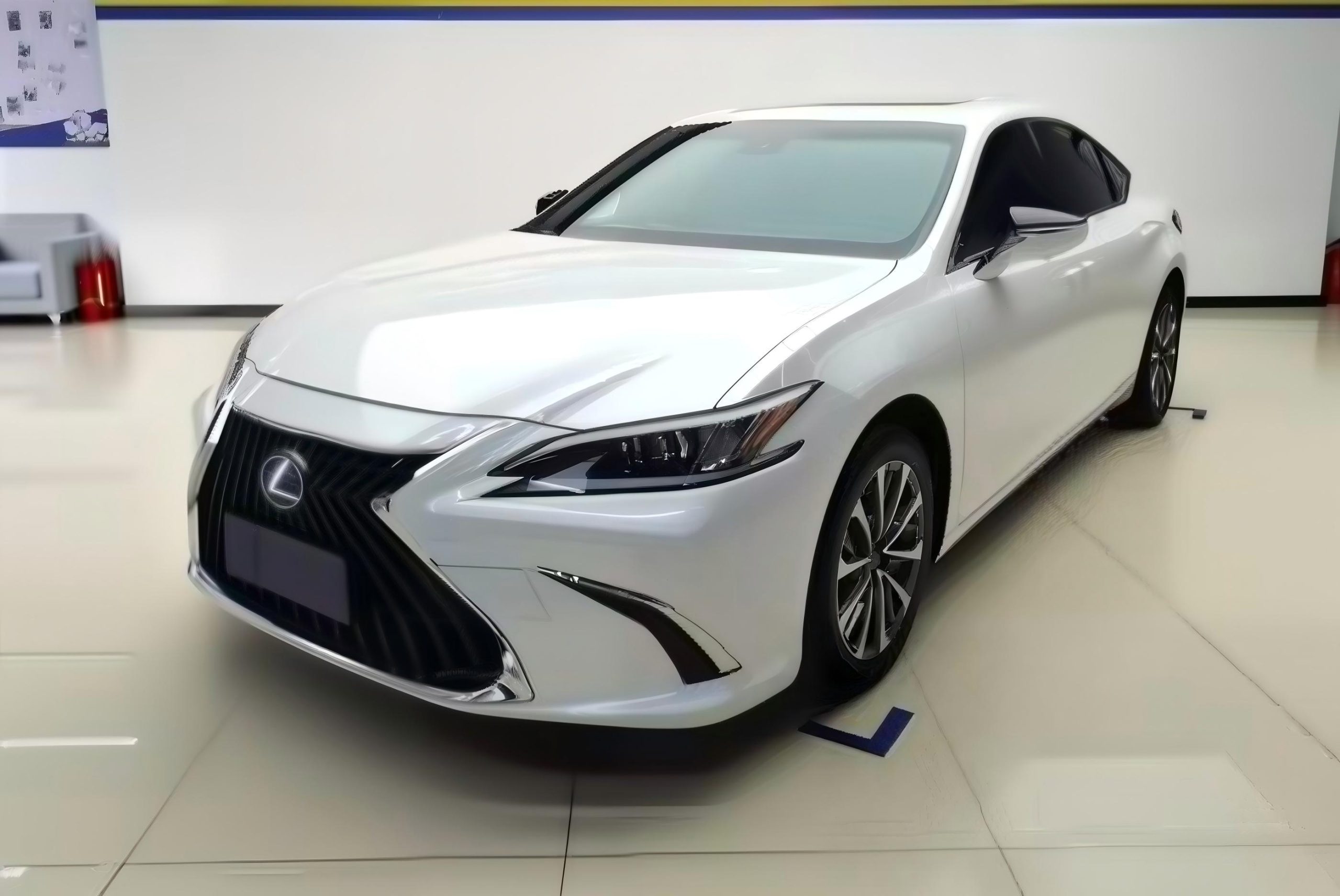 Lexus ES 2021 300h Premium Edition