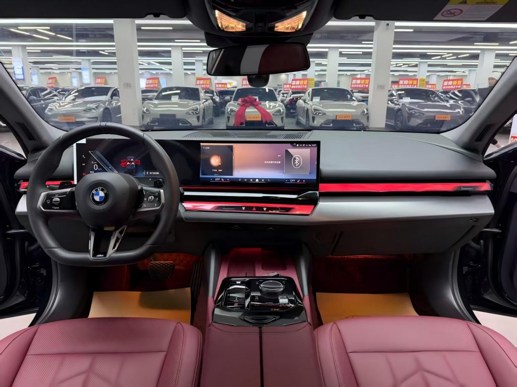 BMW 5 серии 2024 530Li Leading Edition M Sport Package - Huishida Trading