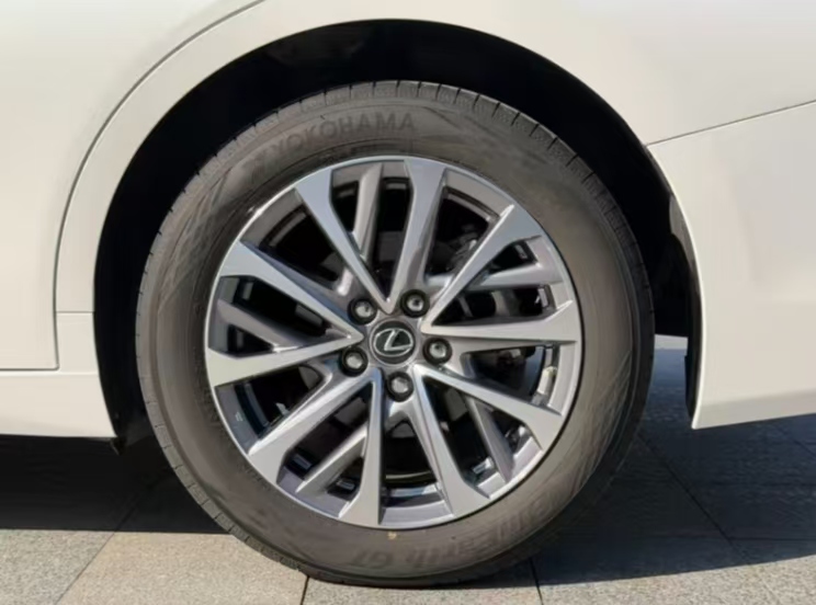 Lexus ES 2024 200 Premium Edition - Huishida Trading