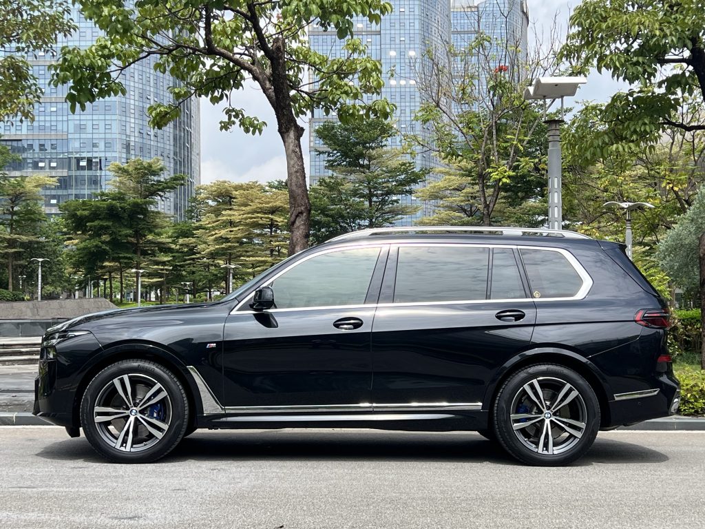BMW X7 2023 xDrive40i Premium M Sport Package - Huishida Trading
