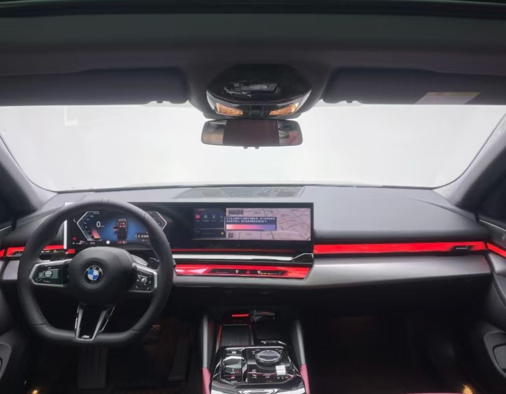 BMW 5 Series 2025 года, модель 530Li Leading Edition M Sport Package - Huishida Trading