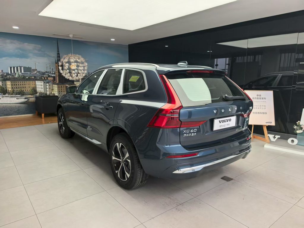 Volvo XC60 2026 Модель B5 AWD Inscription Luxury Edition - Huishida Trading