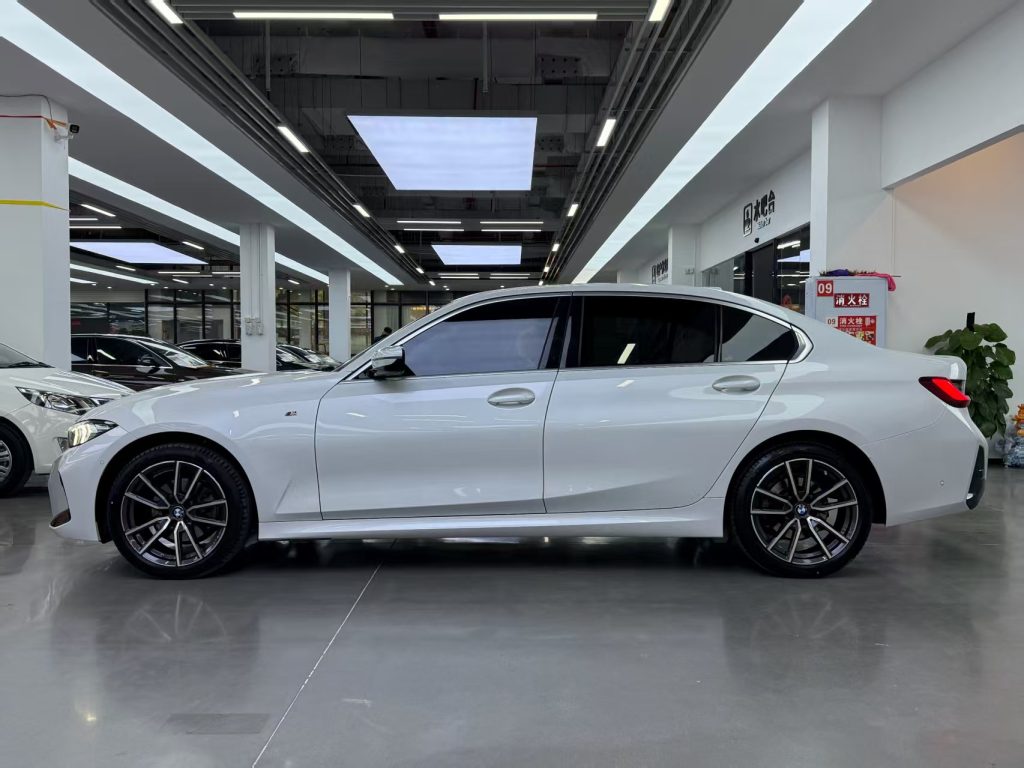 BMW 3 Series 2025 года, модель 325Li M Sport Package - Huishida Trading