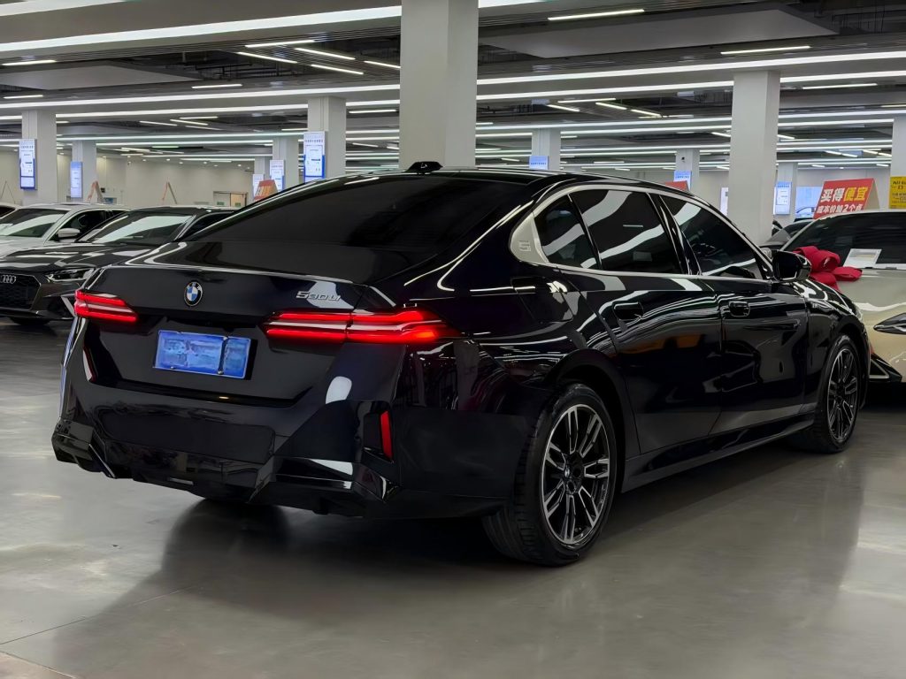 BMW 5 серии 2024 530Li Leading Edition M Sport Package - Huishida Trading