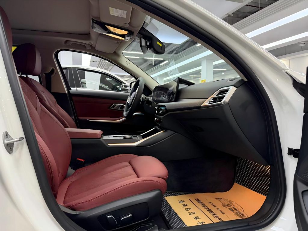 BMW 3 Series 2025 года, модель 325Li M Sport Package - Huishida Trading