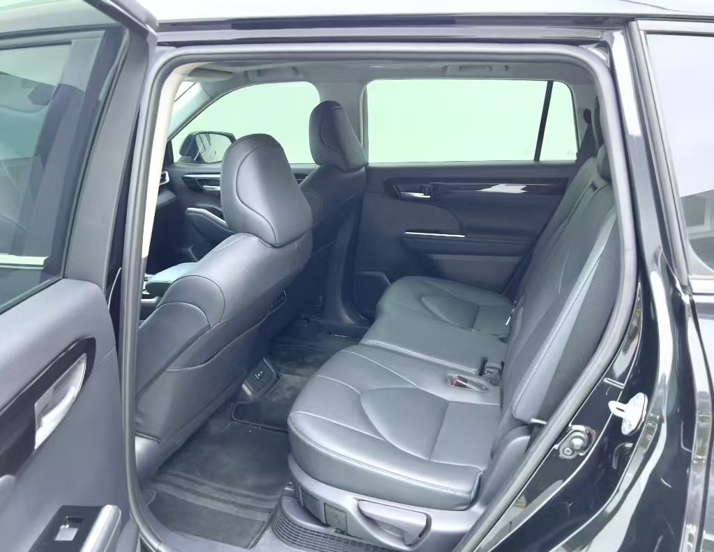 Highlander 2023 2,5 л Hybrid Luxury Edition 4WD 7-местный - Huishida Trading