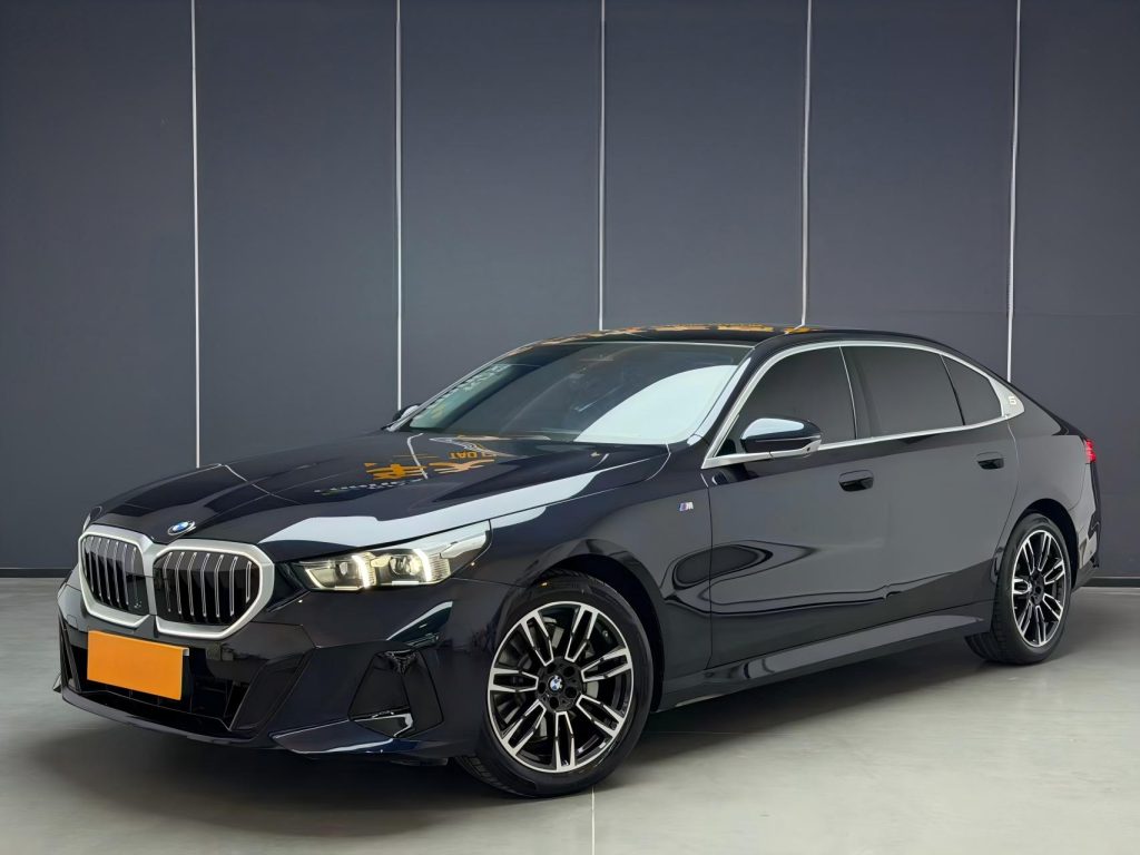 BMW 5 серии 2024 530Li Leading Edition M Sport Package - Huishida Trading