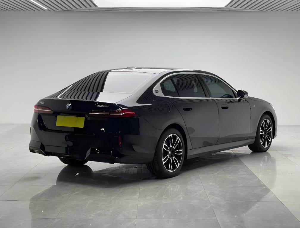 BMW 5 Series 2025 года, модель 530Li Leading Edition M Sport Package - Huishida Trading