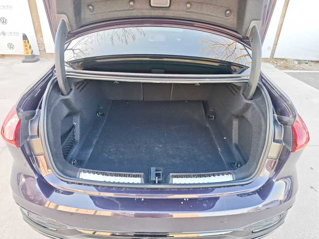 Audi A5L 2026 2.0T Sport Edition - Huishida Trading