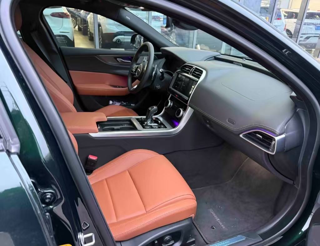 Jaguar XEL 2025 Модель 2.0T 250PS R-DYNAMIC 90th Anniversary Edition - Huishida Trading