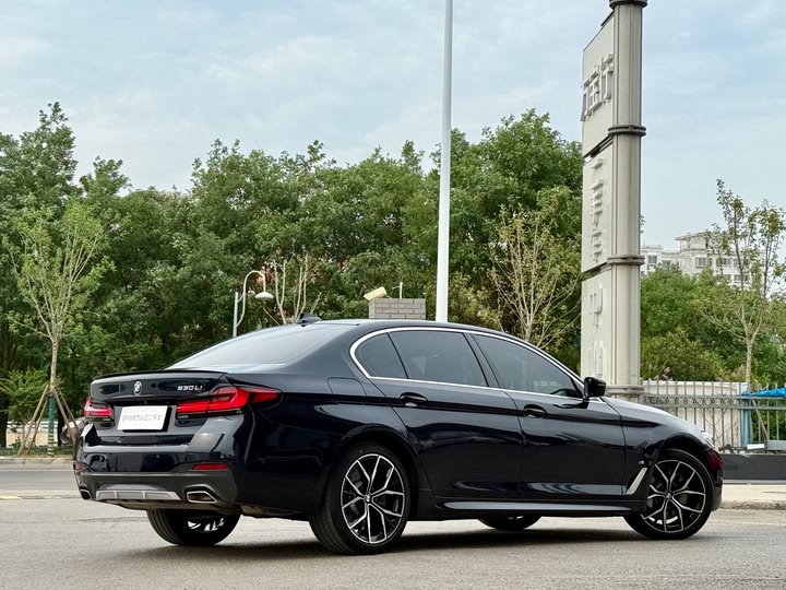 BMW 530Li 2022 530Li Premium M Sport Package - Huishida Trading