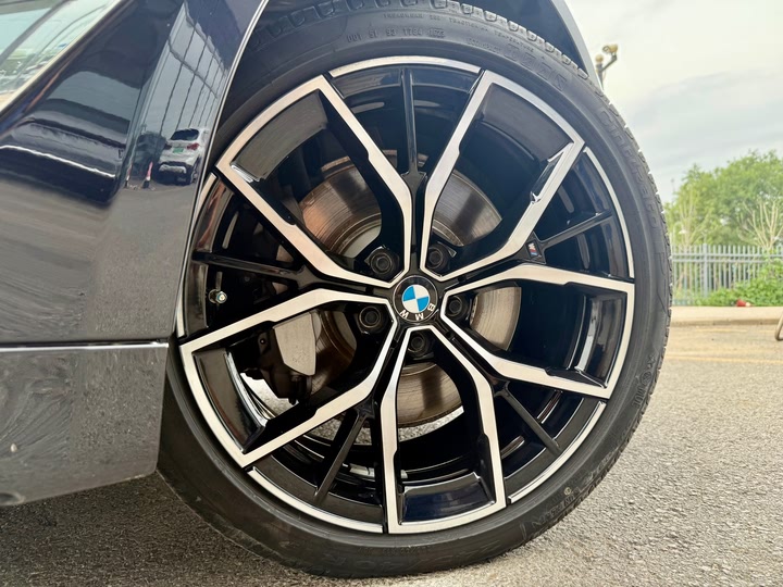 BMW 530Li 2022 530Li Premium M Sport Package - Huishida Trading