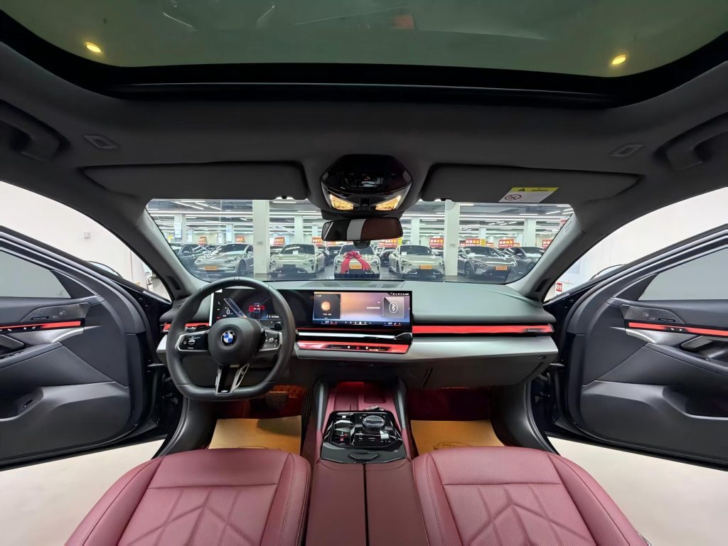 BMW 5 серии 2024 530Li Leading Edition M Sport Package - Huishida Trading