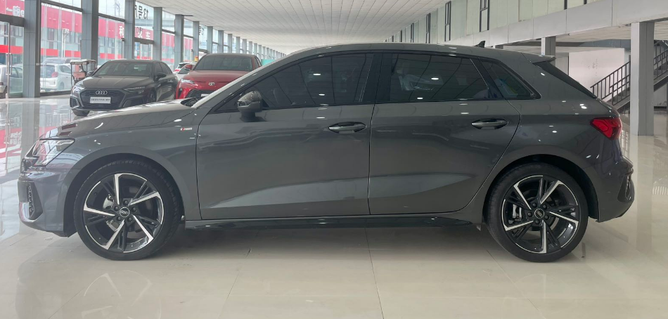 Audi A3 2022 Sportback 35 TFSI Стильный спортивный - Huishida Trading