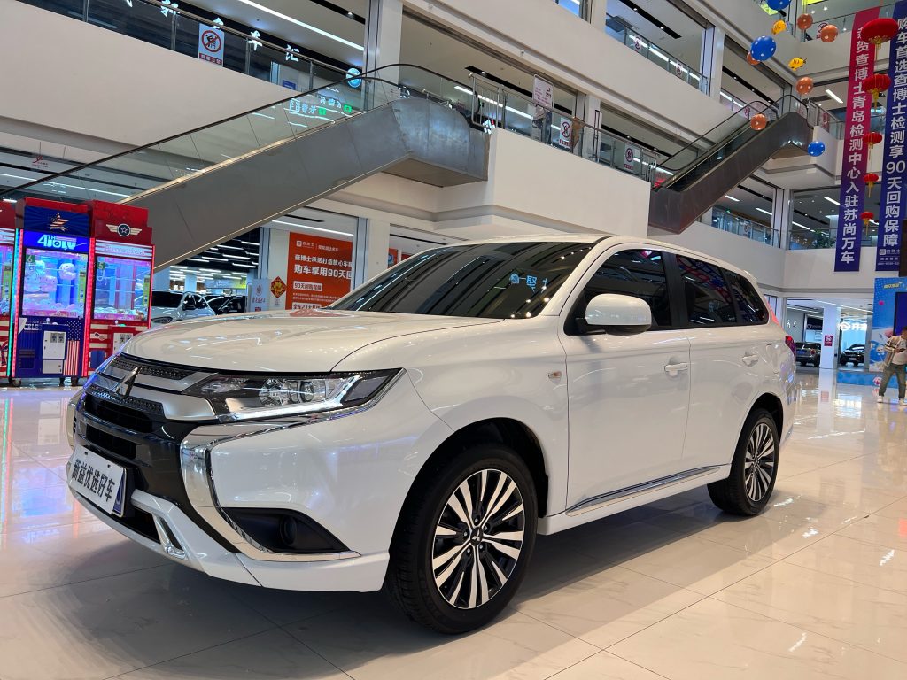 Outlander 2021 2.0L 2WD 5-Seater - Huishida Trading