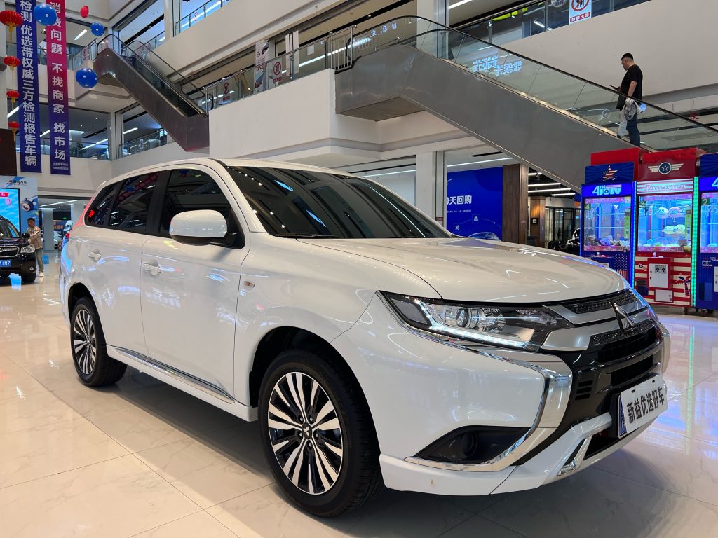 Outlander 2021 2.0L 2WD 5-Seater - Huishida Trading