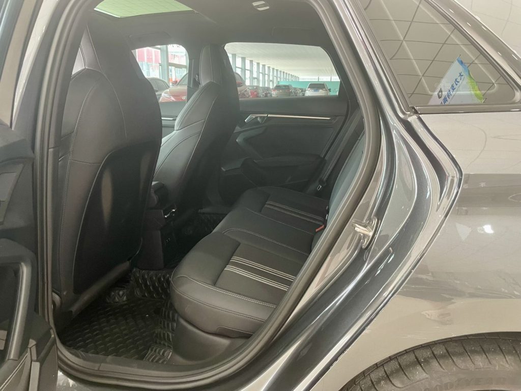 Audi A3 2022 Sportback 35 TFSI Стильный спортивный - Huishida Trading