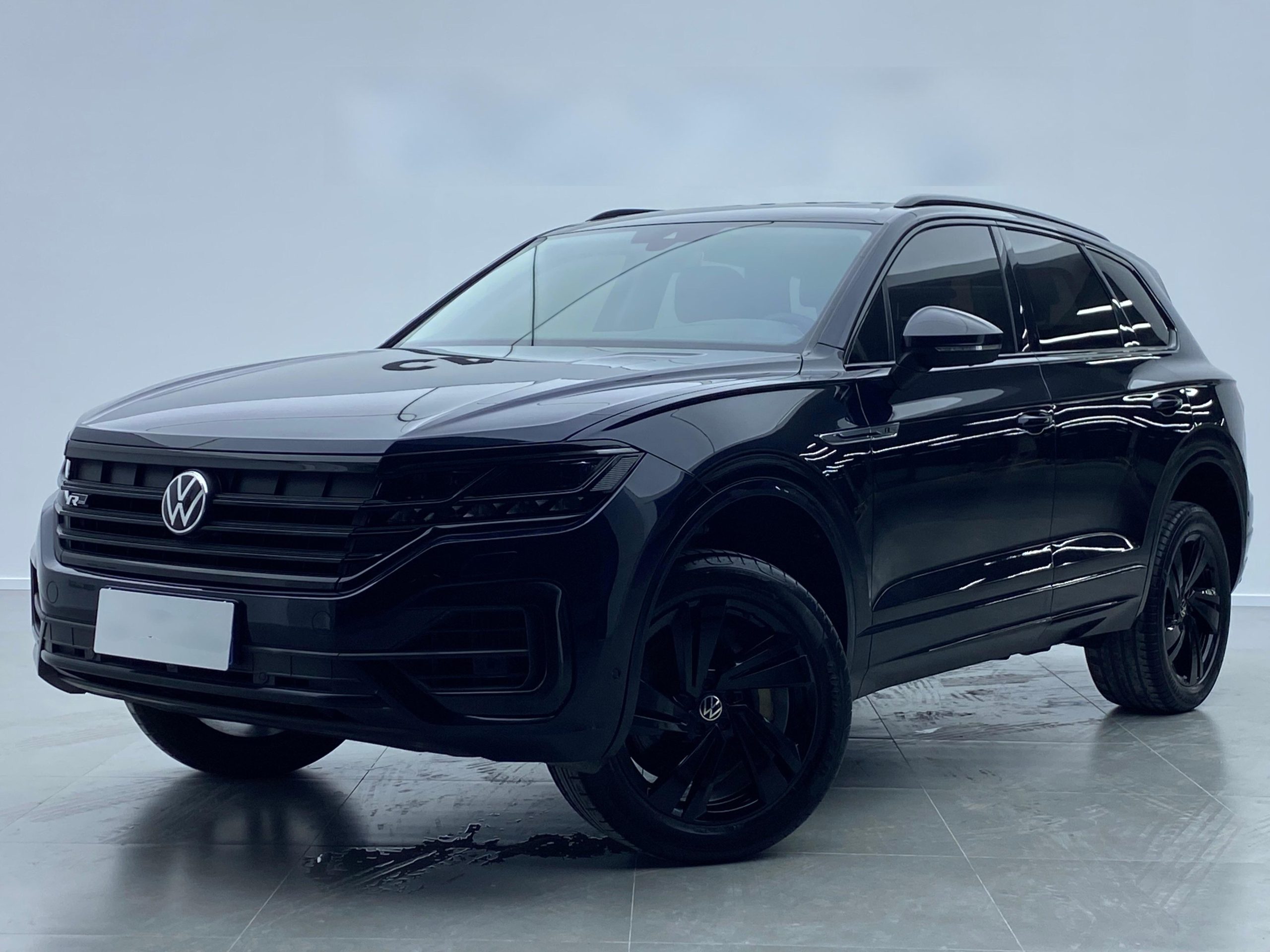 Volkswagen Touareg  2021 3.0TSI Sharp Edition Obsidian Black Sport Package