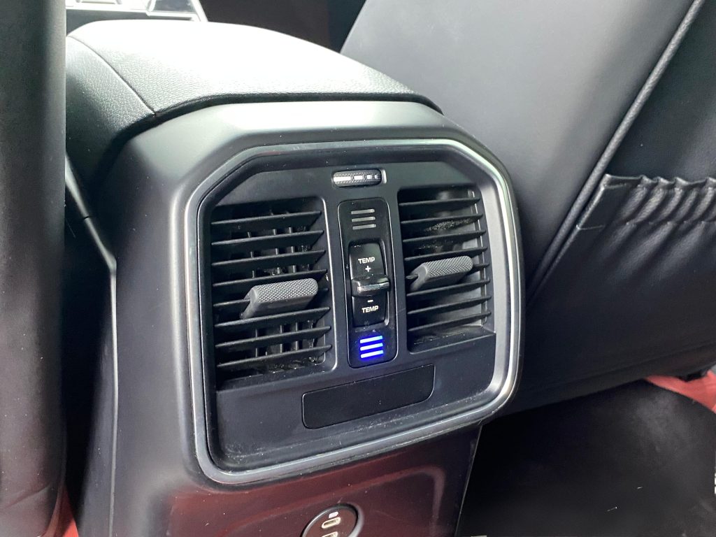 Porsche Macan 2022 Macan 2.0T - Huishida Trading