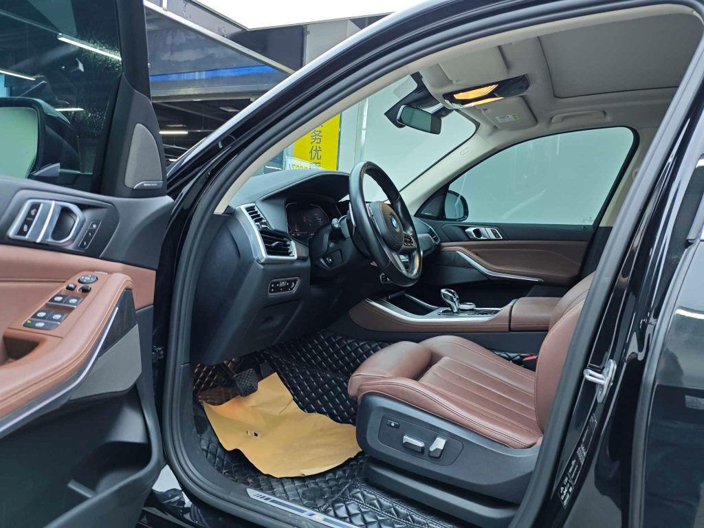 BMW X5 2022 модельного года, обновленная версия xDrive 40Li M Sport Package - Huishida Trading