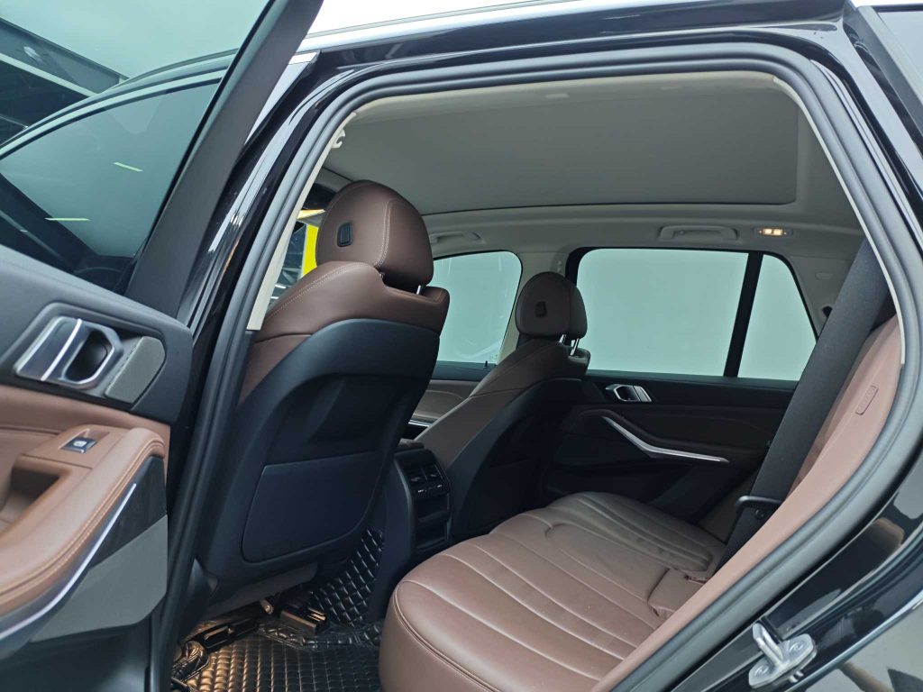 BMW X5 2022 модельного года, обновленная версия xDrive 40Li M Sport Package - Huishida Trading