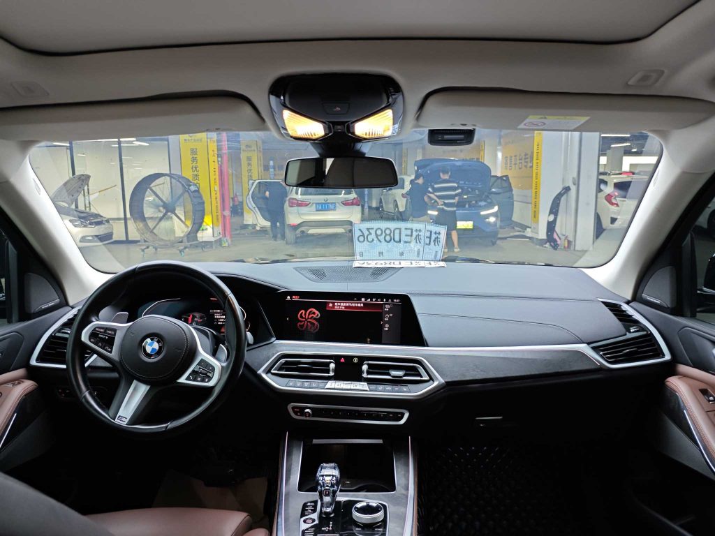 BMW X5 2022 модельного года, обновленная версия xDrive 40Li M Sport Package - Huishida Trading