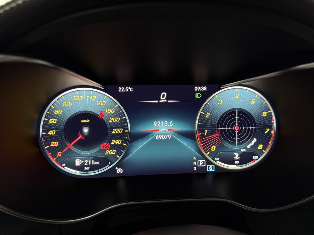 Mercedes-Benz GLC260 2021 модельного года GLC 260 L 4MATIC Dynamic - Huishida Trading