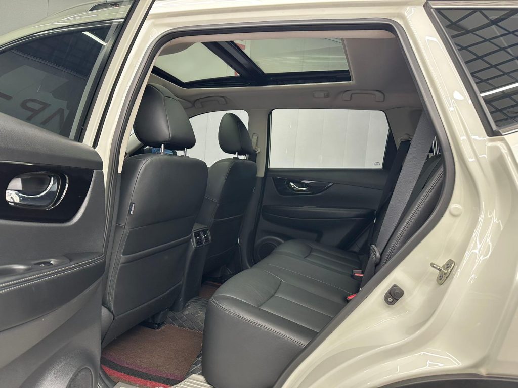 Nissan X-Trail 2022 Facelift 2.0L 2WD Smart Connect Comfort Edition - Huishida Trading