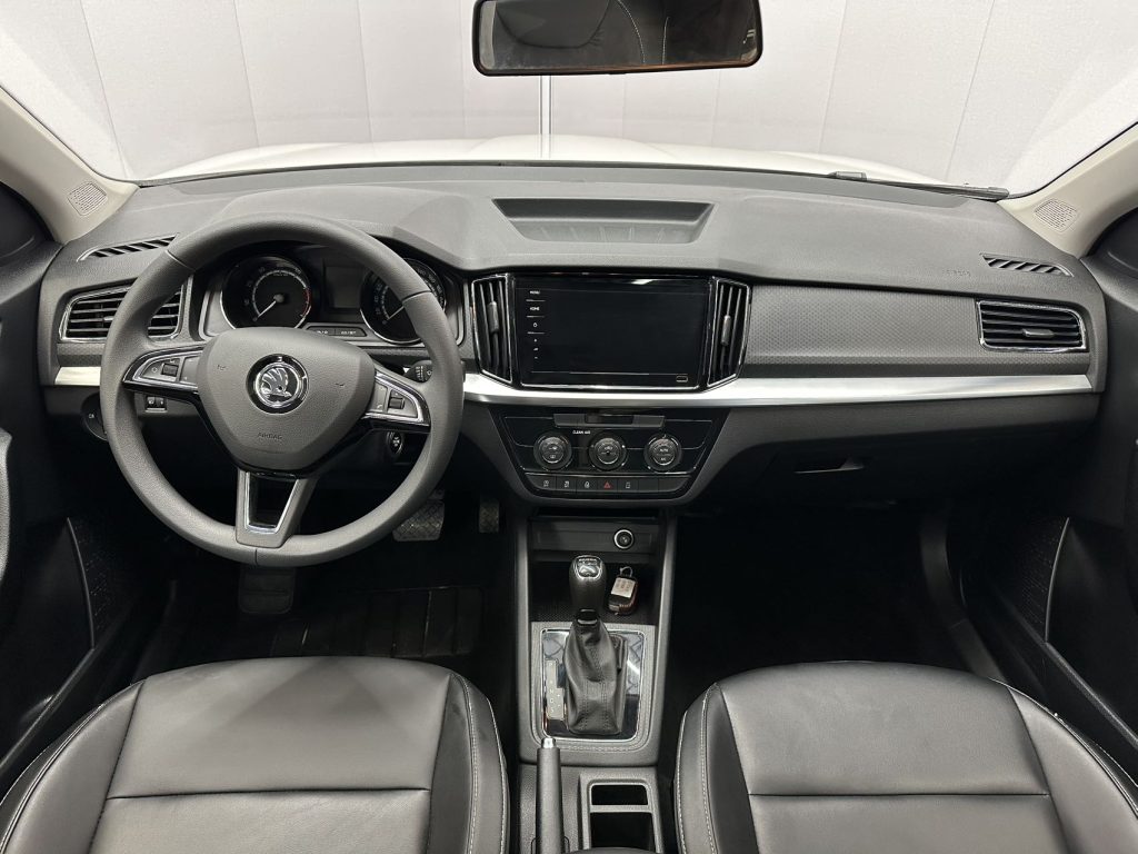 Škoda Kamiq 2021 1,5 л, автоматическая коробка передач, версия Comfort - Huishida Trading