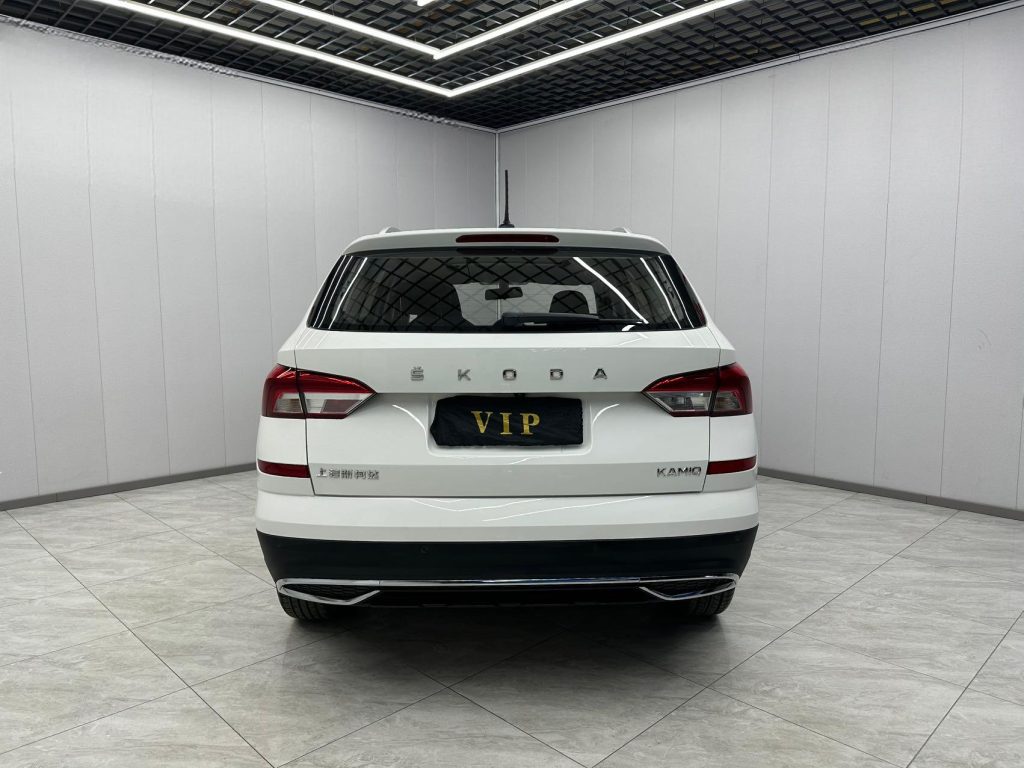 Škoda Kamiq 2021 1,5 л, автоматическая коробка передач, версия Comfort - Huishida Trading