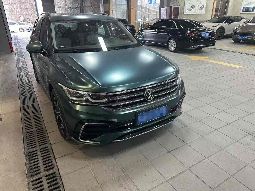 Volkswagen Tiguan L 2022 380TSI Автомат 4WD R-Line Signature 7-местный - Huishida Trading