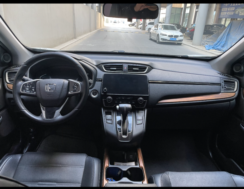 Honda CRV 2019 Модель Brilliant Edition PLUS 240TURBO CVT 4WD Deluxe Edition - Huishida Trading