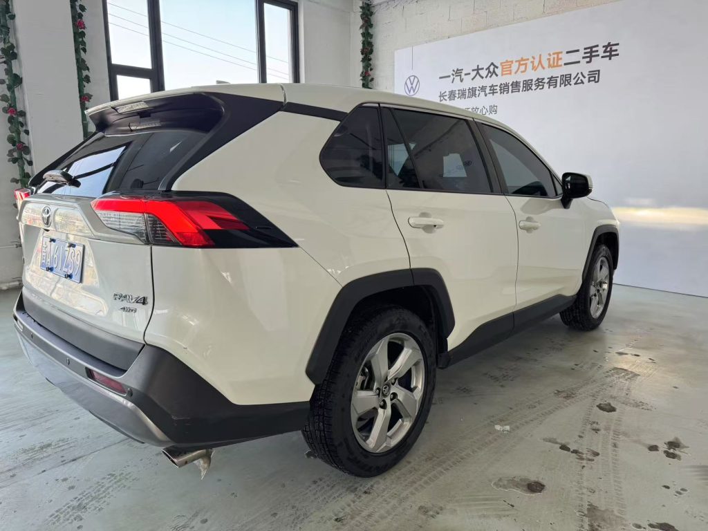 TOYOTA RAV4 2022 2.0L CVT 4WD Style Plus Edition - Huishida Trading