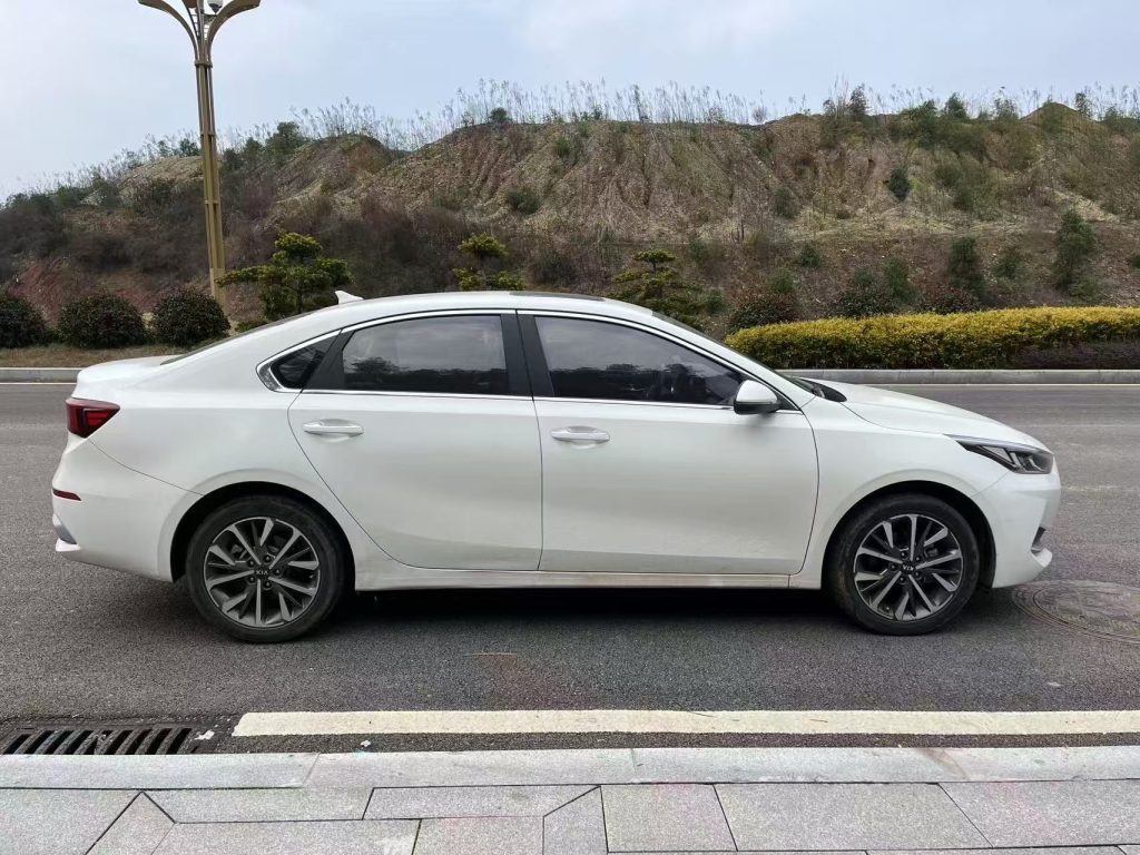 Kia K3 2021 Модифицированный 1,5-литровый CVT Fashion Edition - Huishida Trading