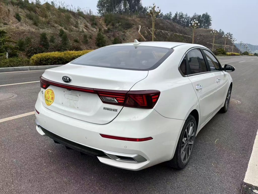 Kia K3 2021 Модифицированный 1,5-литровый CVT Fashion Edition - Huishida Trading