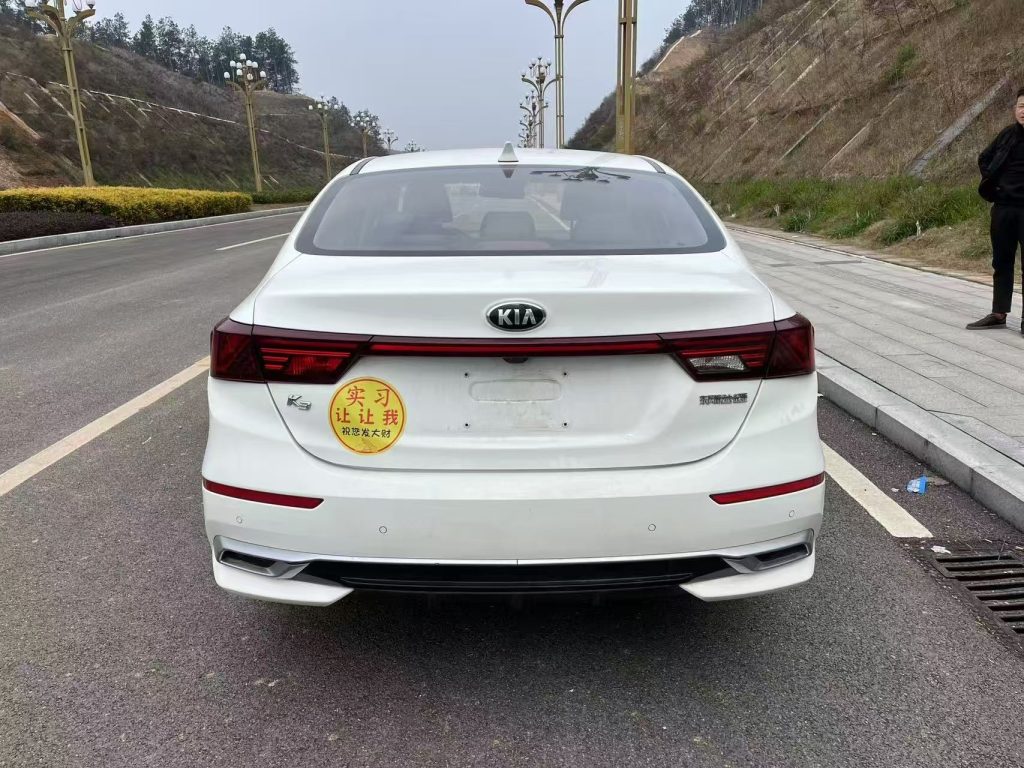 Kia K3 2021 Модифицированный 1,5-литровый CVT Fashion Edition - Huishida Trading