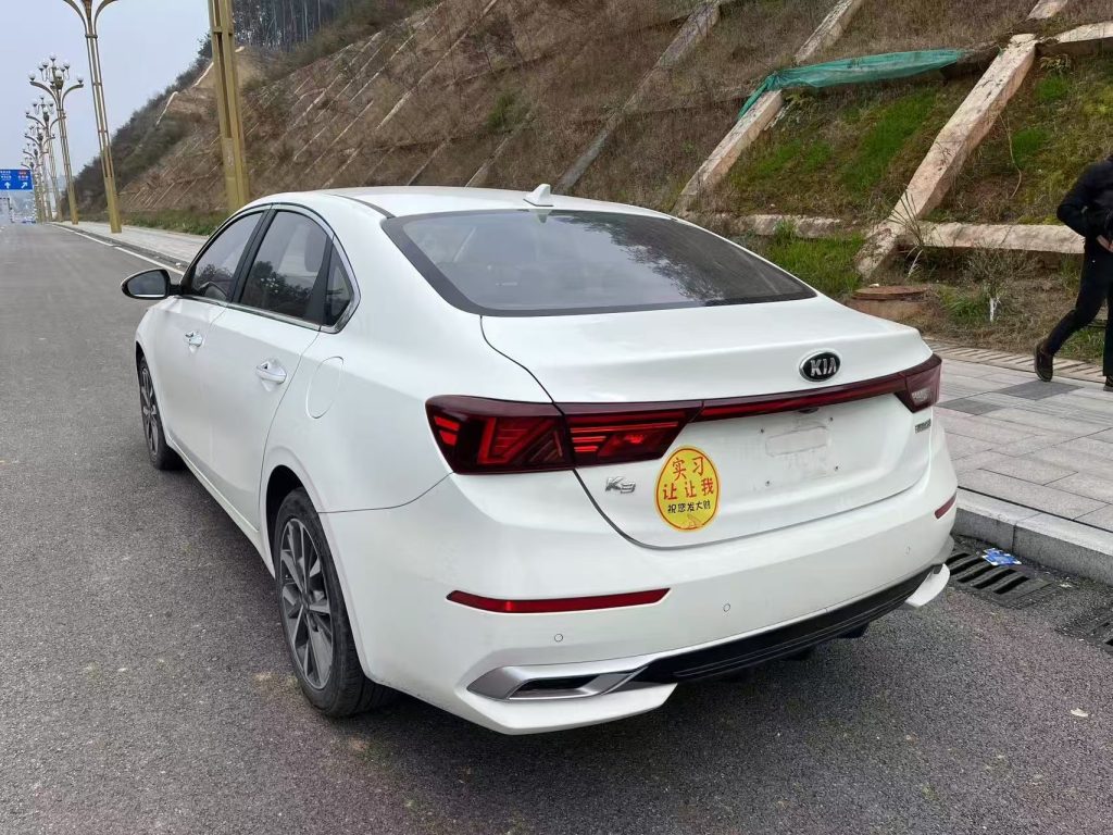 Kia K3 2021 Модифицированный 1,5-литровый CVT Fashion Edition - Huishida Trading