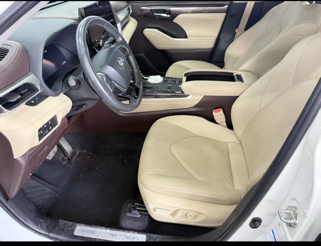 Toyota Highlander 2022 Twin Engine 2.5L 4WD Supreme Edition - Huishida Trading